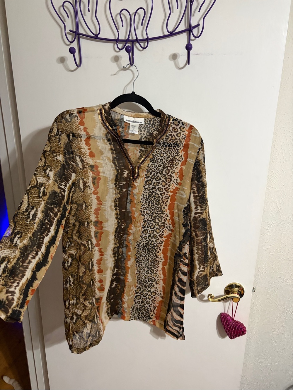 💜 Medium Serengeti Animal-Print V-Neck Blouse in Brown and Tan